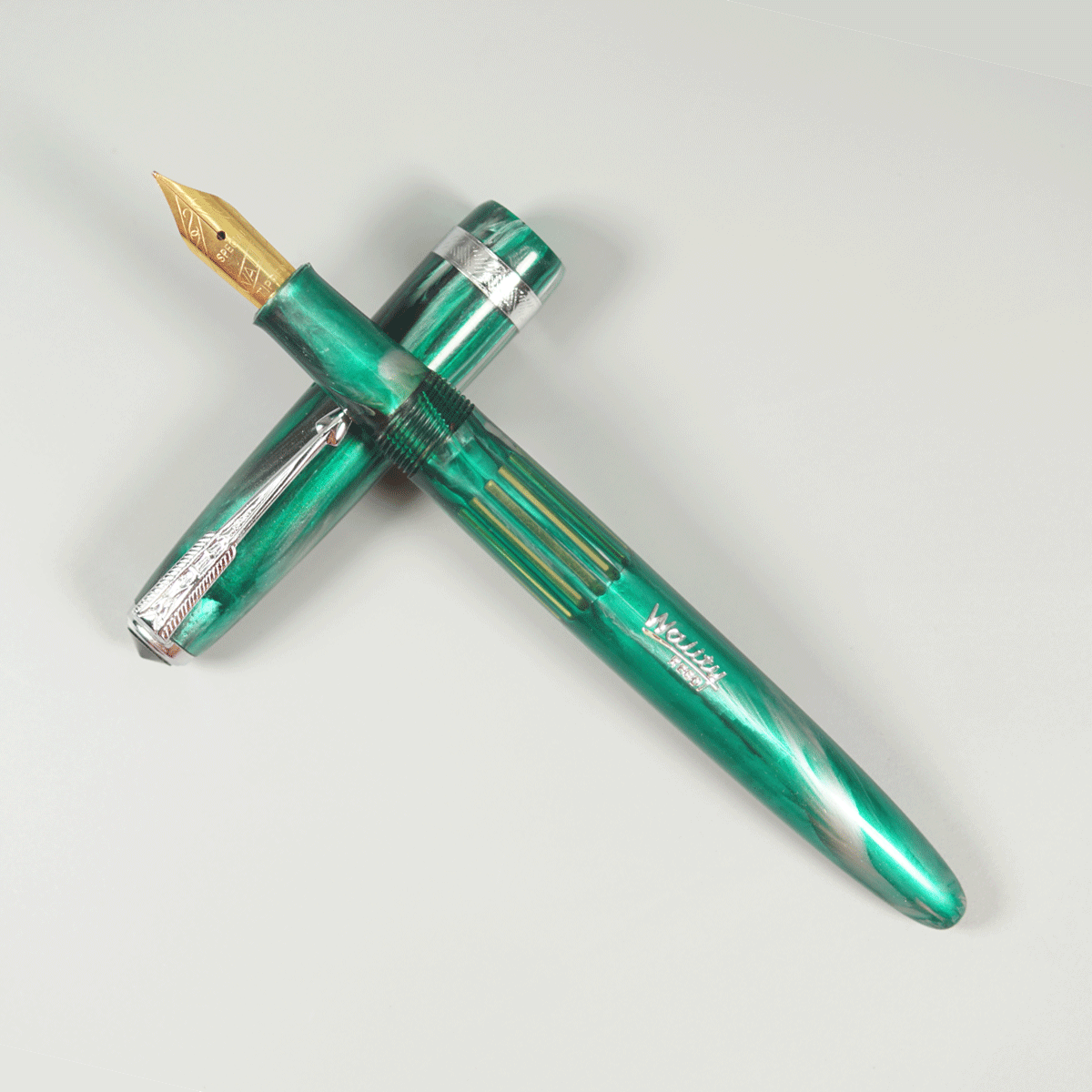 Wality 30 Year Old Model Green Color Body With Silver Color Clip And Eye Dropper Model Fountain Pen SKU 10517