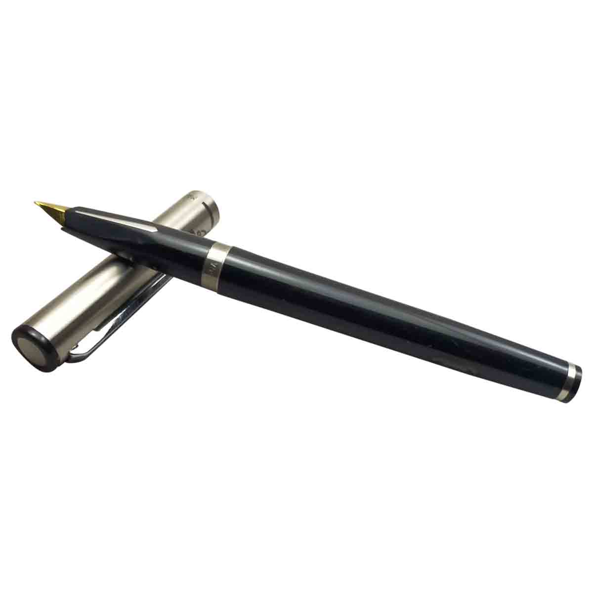 Hero 240 Black Color Fountain pen Model 14025
