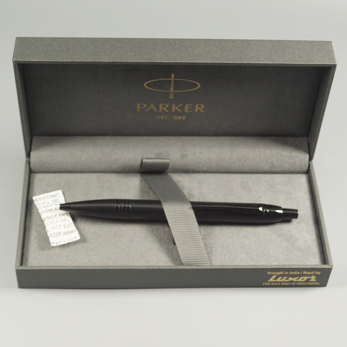 Parker Odyssey Matte Black Color Body Black Trim Retractable Type Ball Pen SKU 14735