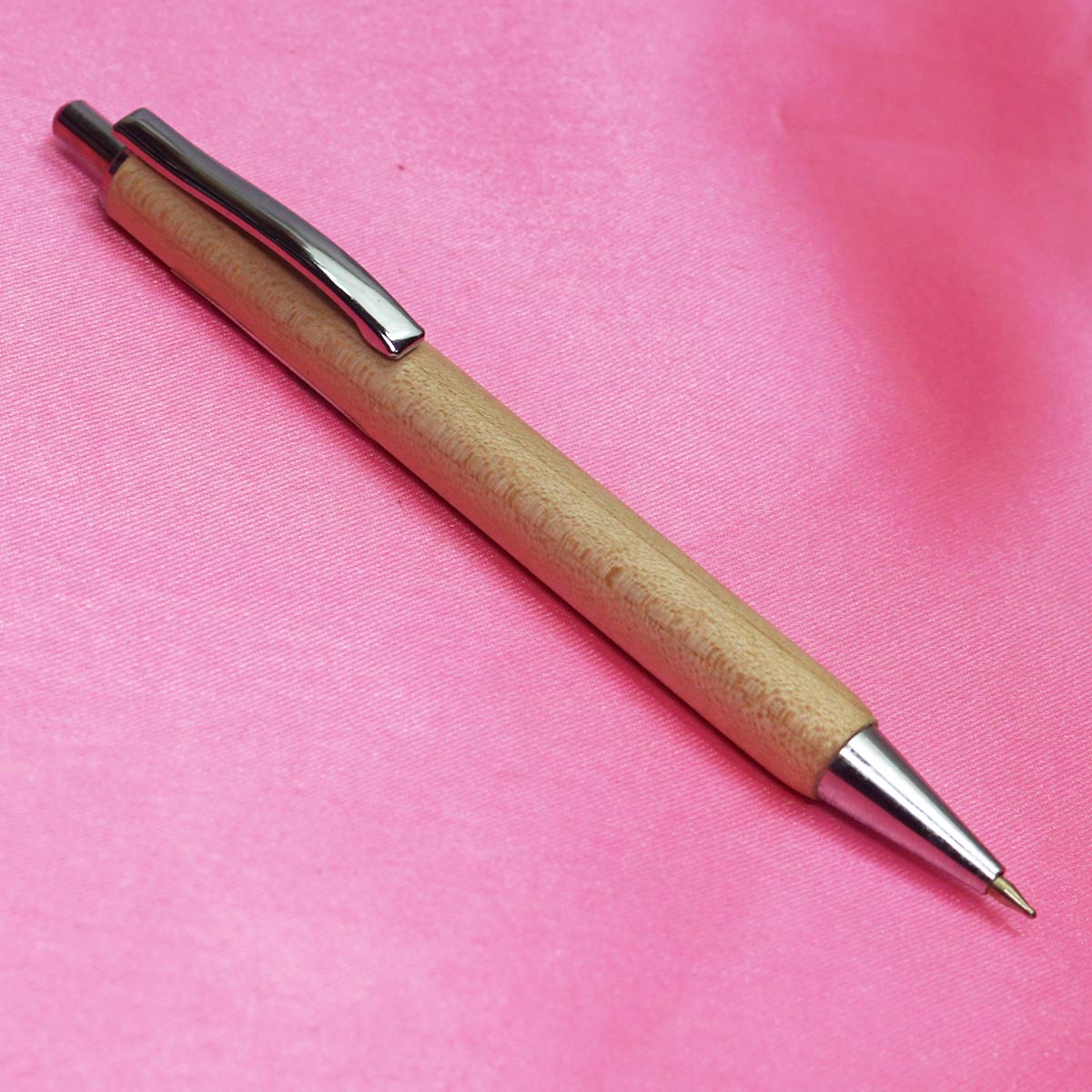 Penhouse. Model : 17590  Classic Wooden Color Body With Silver Clip Click Type Ball Pen 