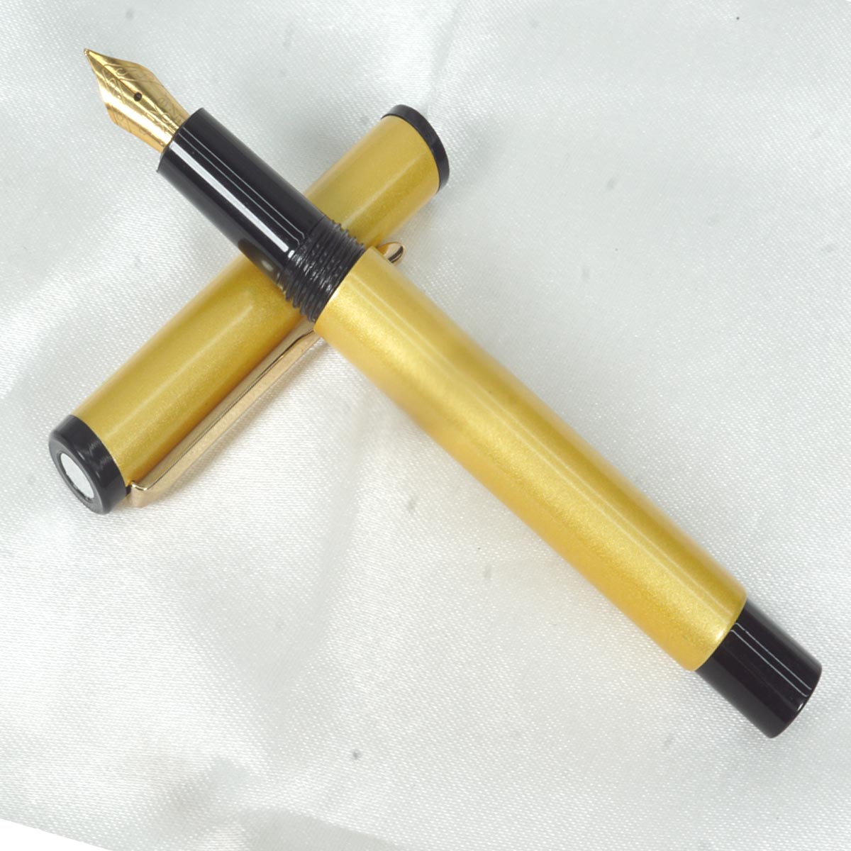 Oliver 81 Full Gold Fountain Pen Model 18724