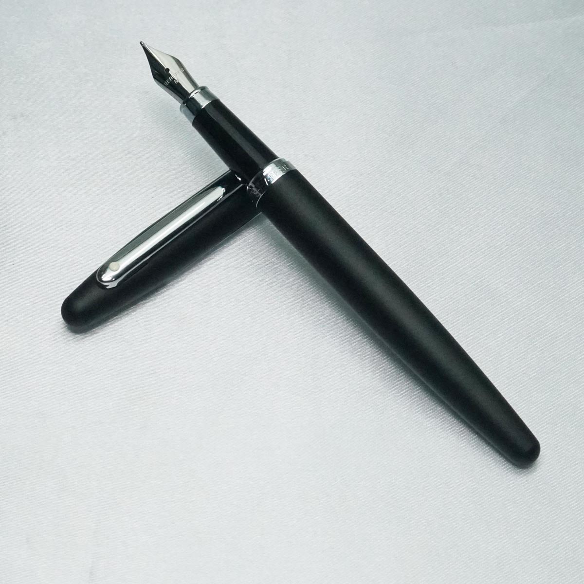 Sheaffer VFM 9405 Black Body Cartridge Type Fountain Pen  SKU 18933