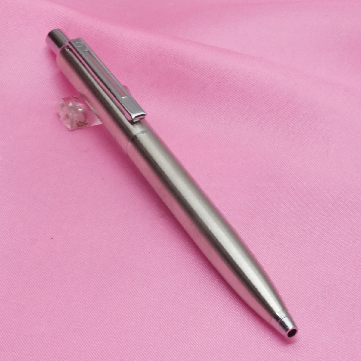 penhouse.in Full Silver Color Body With  Fine Tip Jotter Refill Click Type Ball Pen SKU 20396