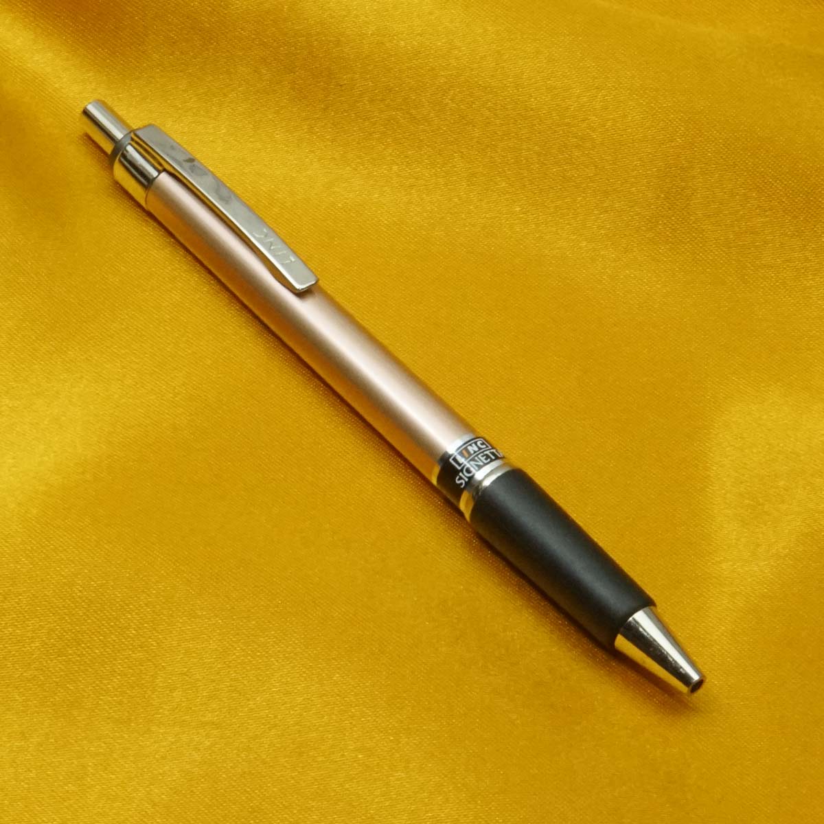 Linc Orange Color Body With Rubber Grip Holder Fine Tip Click