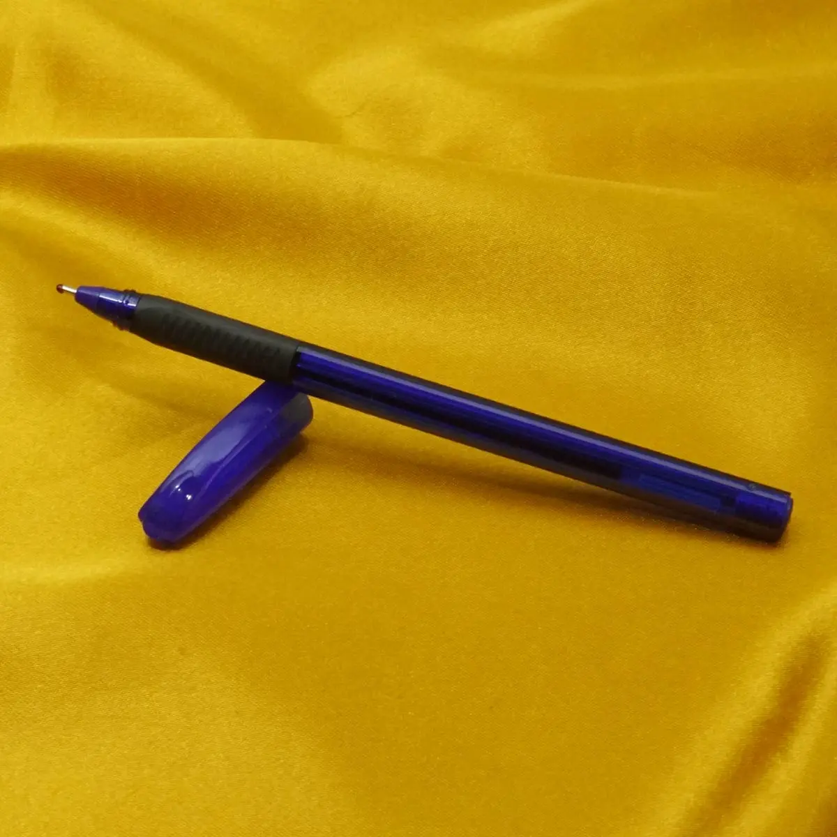 Cello Tri Mate Plus Transparent Blue Body with Blue Cap Rubber