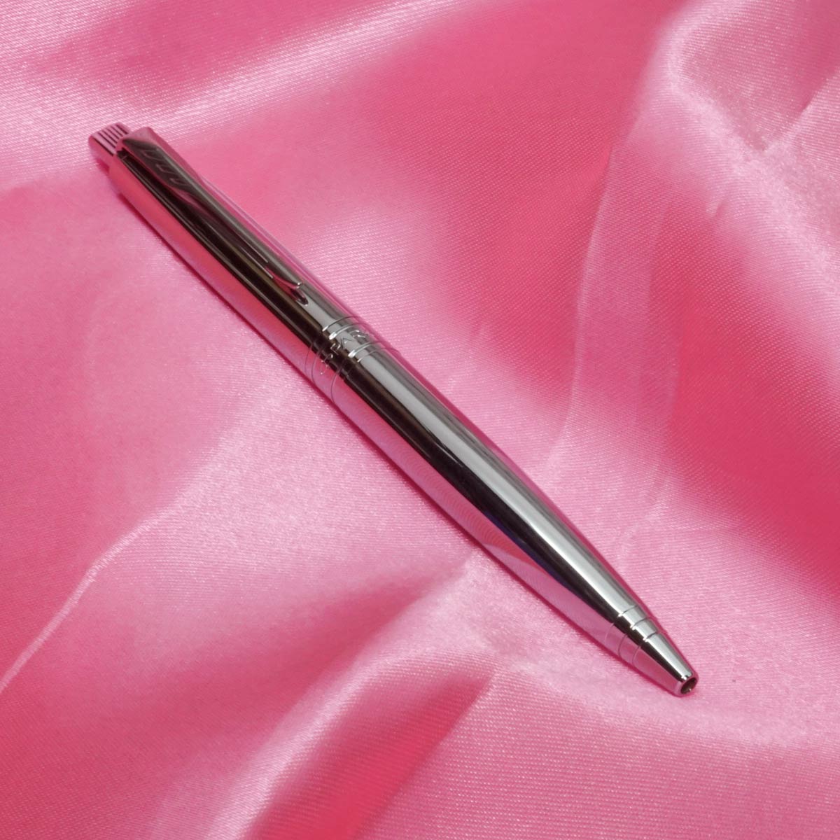 Parker Aster Shiny Chrome Silver Trim  Medium Tip Click Type Ball Pen SKU 20599