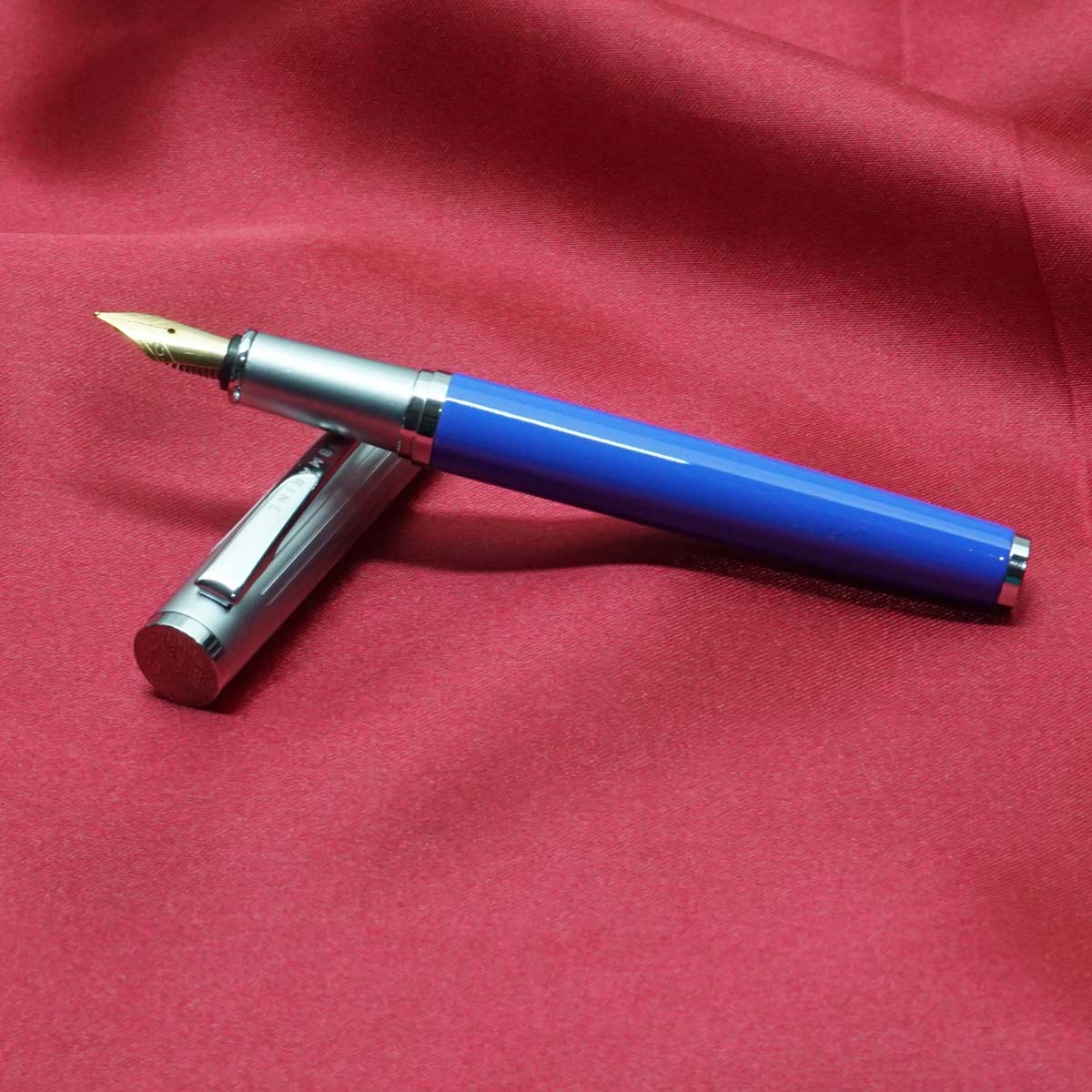 Submarine 915 Blue Color Body With Magnetic Silver  Cap Fine Nib Convertor and Catridge Type Fountain  Pen SKU 20632
