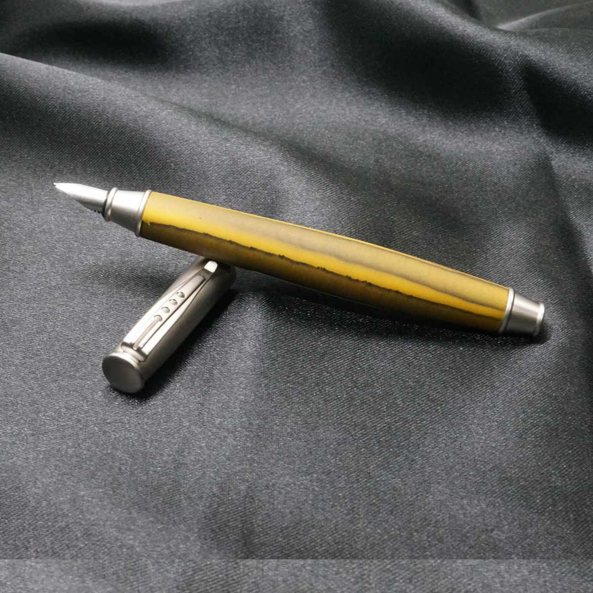 V Sign Beena Florella Yellow Color Wooden Pattern Body Silver Cap No.5.5 SSF Medium Tipped Converter Type Fountain Pen SKU 20641