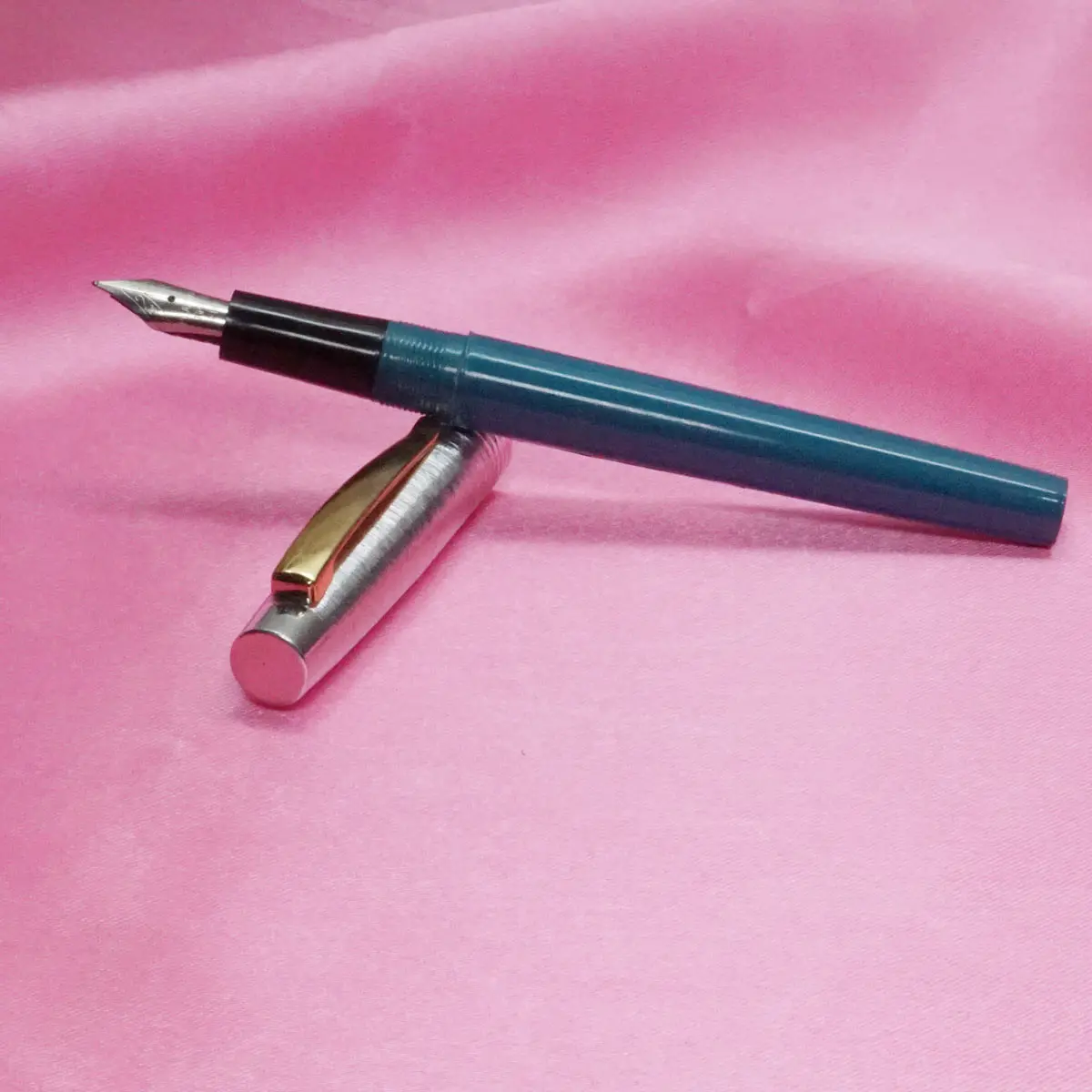 Bril 013 Silver Cap Gold Clip Turquoise Blue Color Body SSF Fine  Tipped Nib Eye Dropper Model Fountain Pen SKU 20916