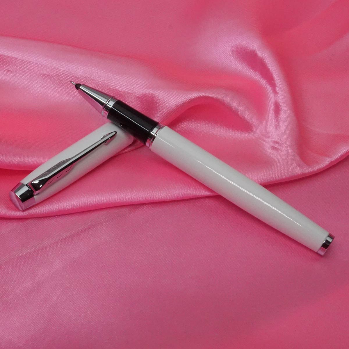 Parker IM White Color Body With Silver Clip Ultra Fine Tip Roller