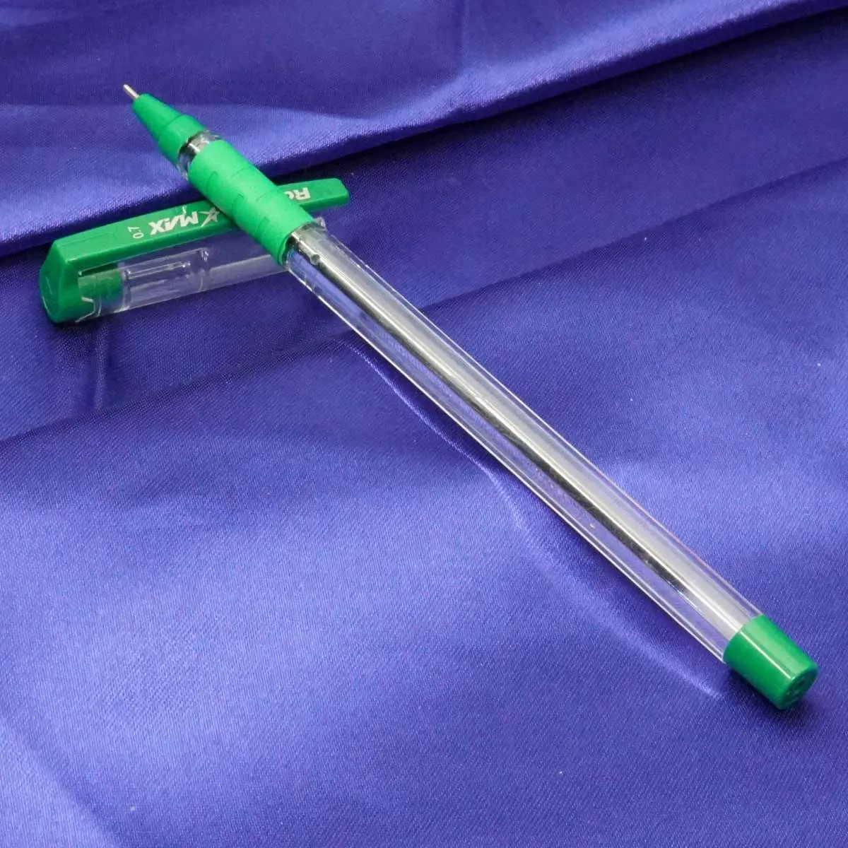 Rorito B Max Transparent Body With Green Writing Cap Type