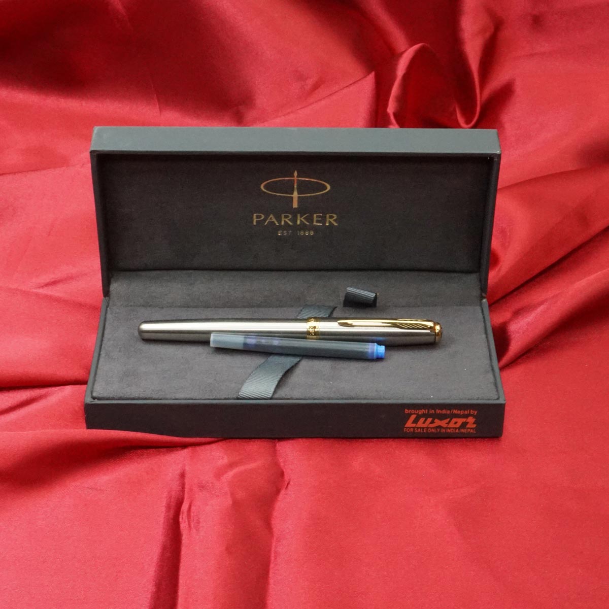 Parker Sonnet Stainless Steel Body With Medium Nib Catridge And Converter Type Fountain Pen SKU 21054