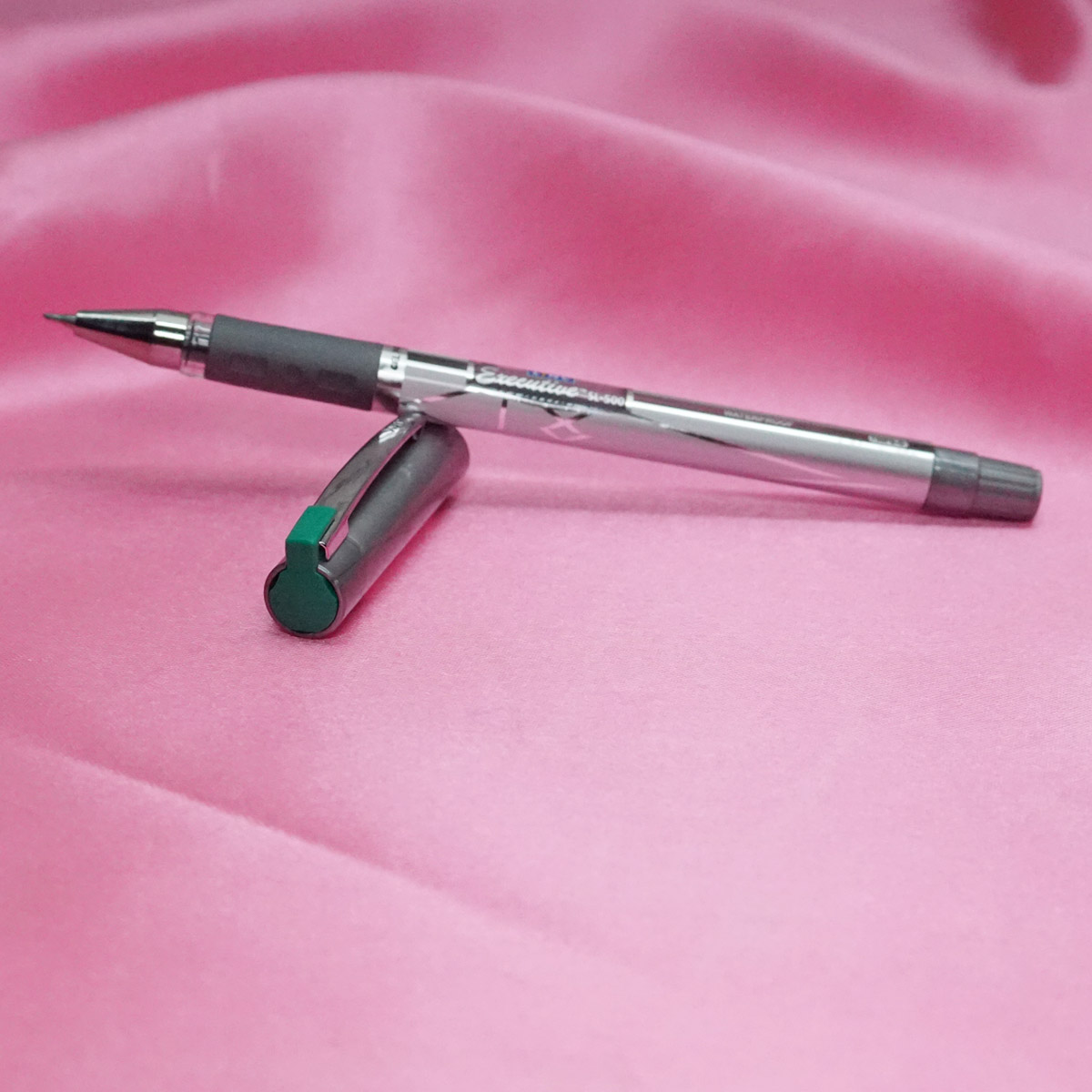 Linc Executive Grey Designed Body With Green Writing Fine Tip Cap Type Ball Pen SKU 21118