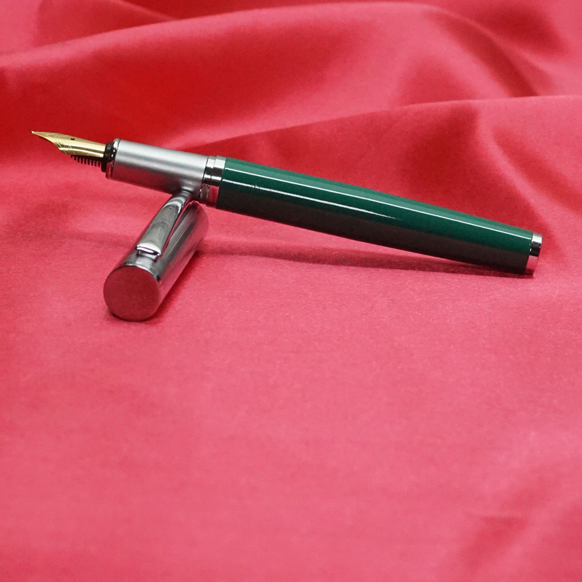 Submarine 915 Green Color Body with Silver Cap Fine Nib