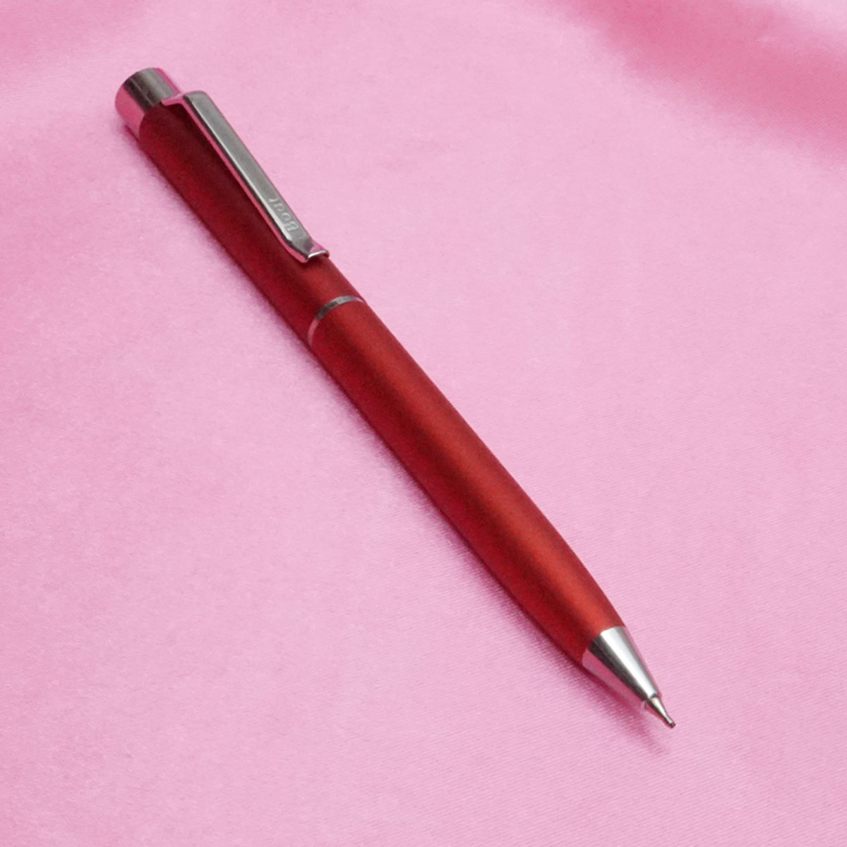 boat-aden-red-color-body-with-fine-tip-silver-clip-twist-type-ball-pen