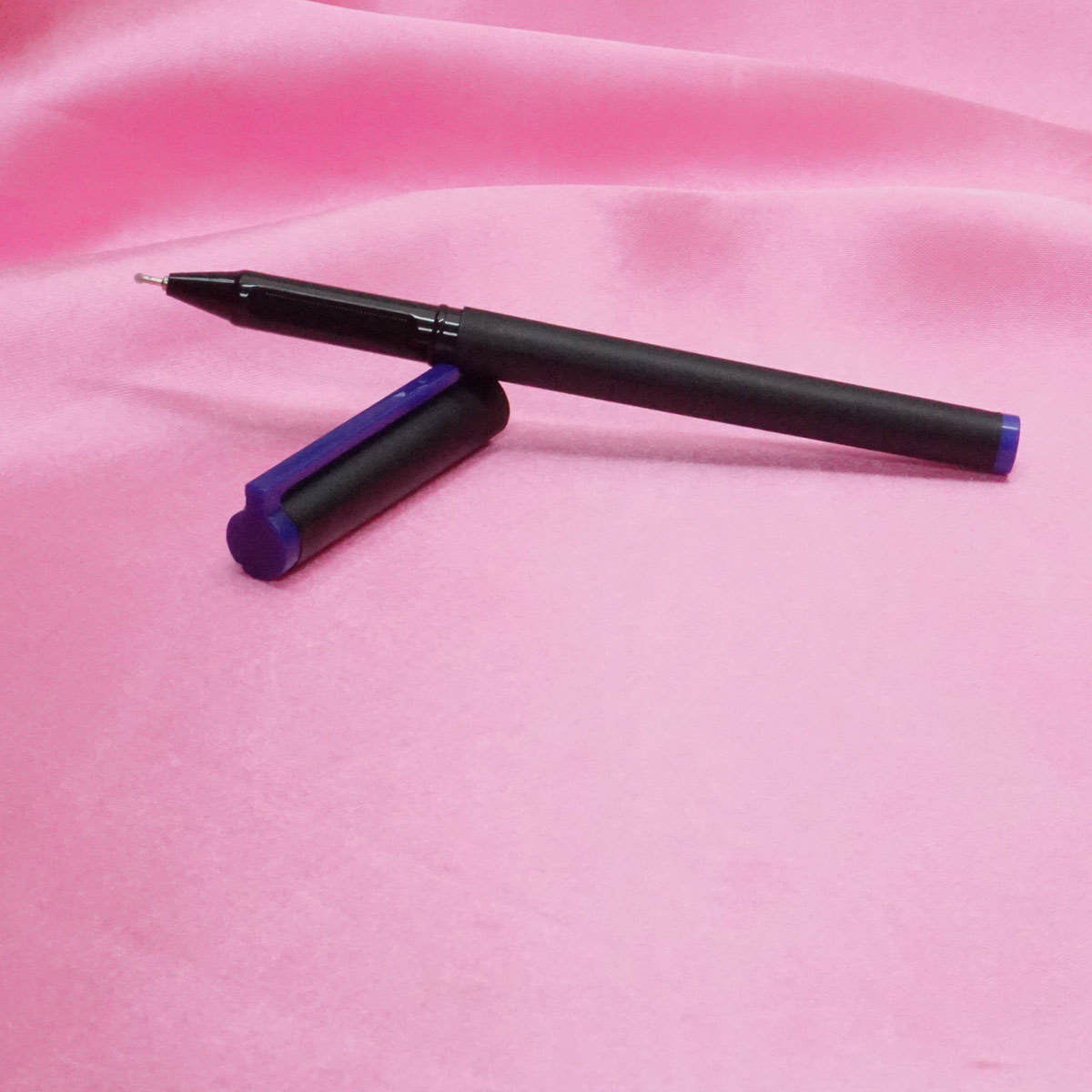 Boat Black Cat Mat Black Body With Fine Tip Blue Writing Cap Type Ball