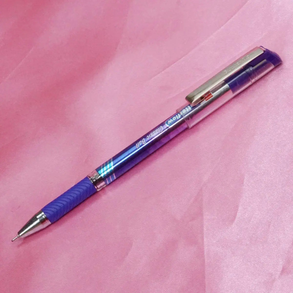 Cello Butterflow Blue Color Designed Body With Fine Tip Silver