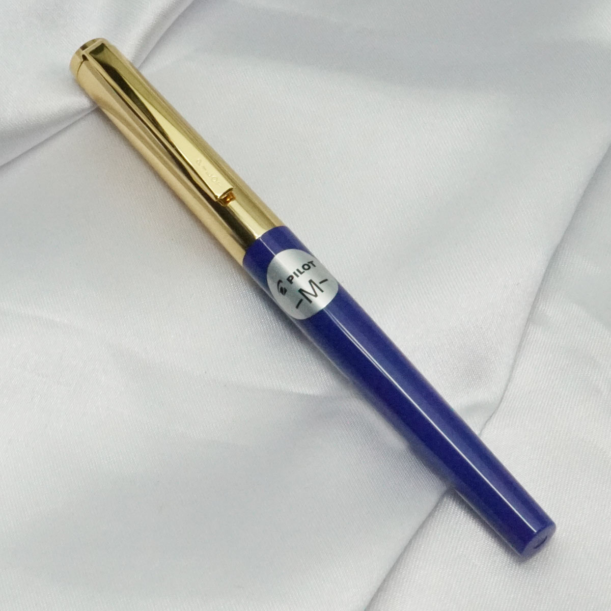 Pilot 17G Blue Color Body and Gold Cap Medium Tipped Fine SSF Eye