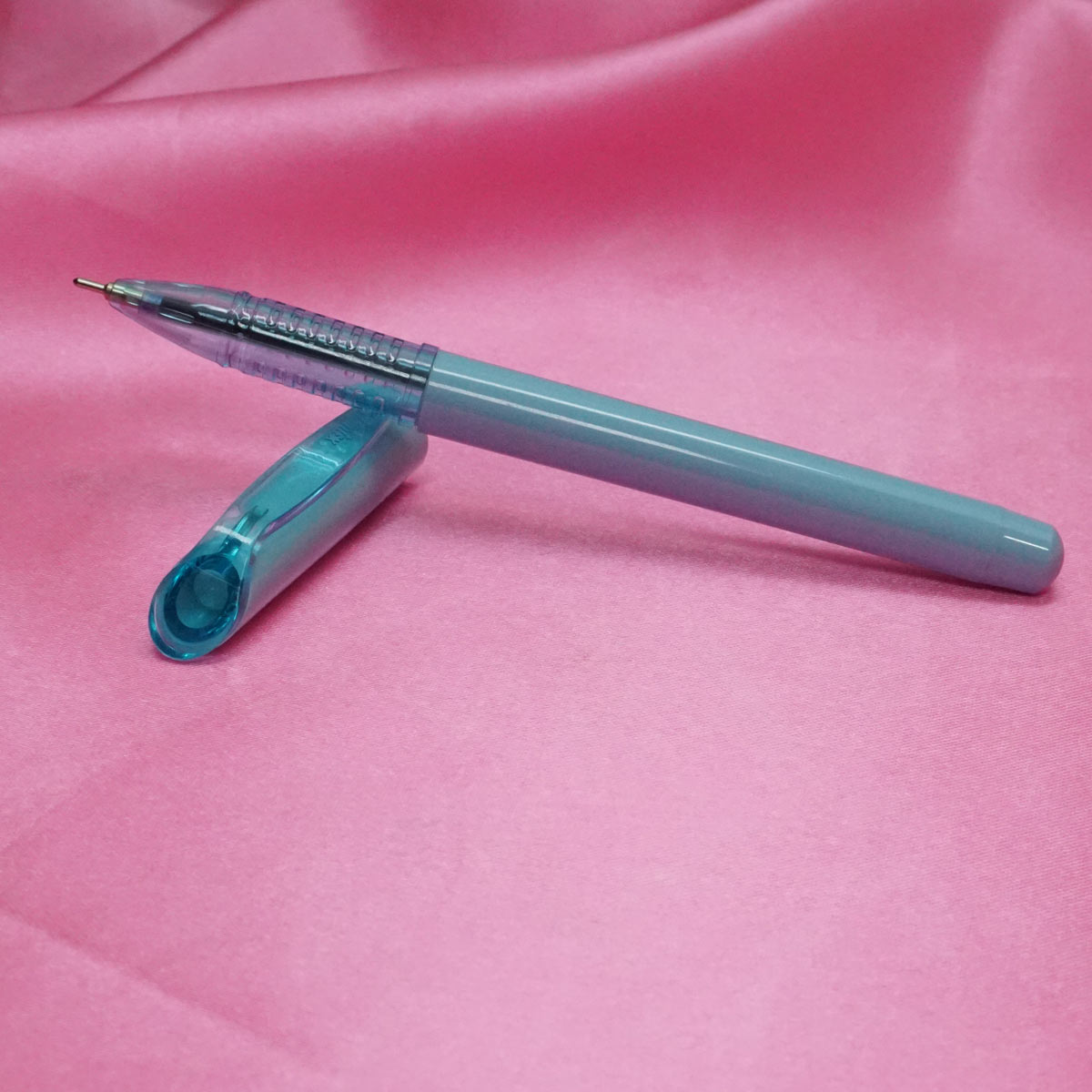 Montex Banker Sky Blue Color Body With Fine Tip Cap Type Ball pen SKU 21351