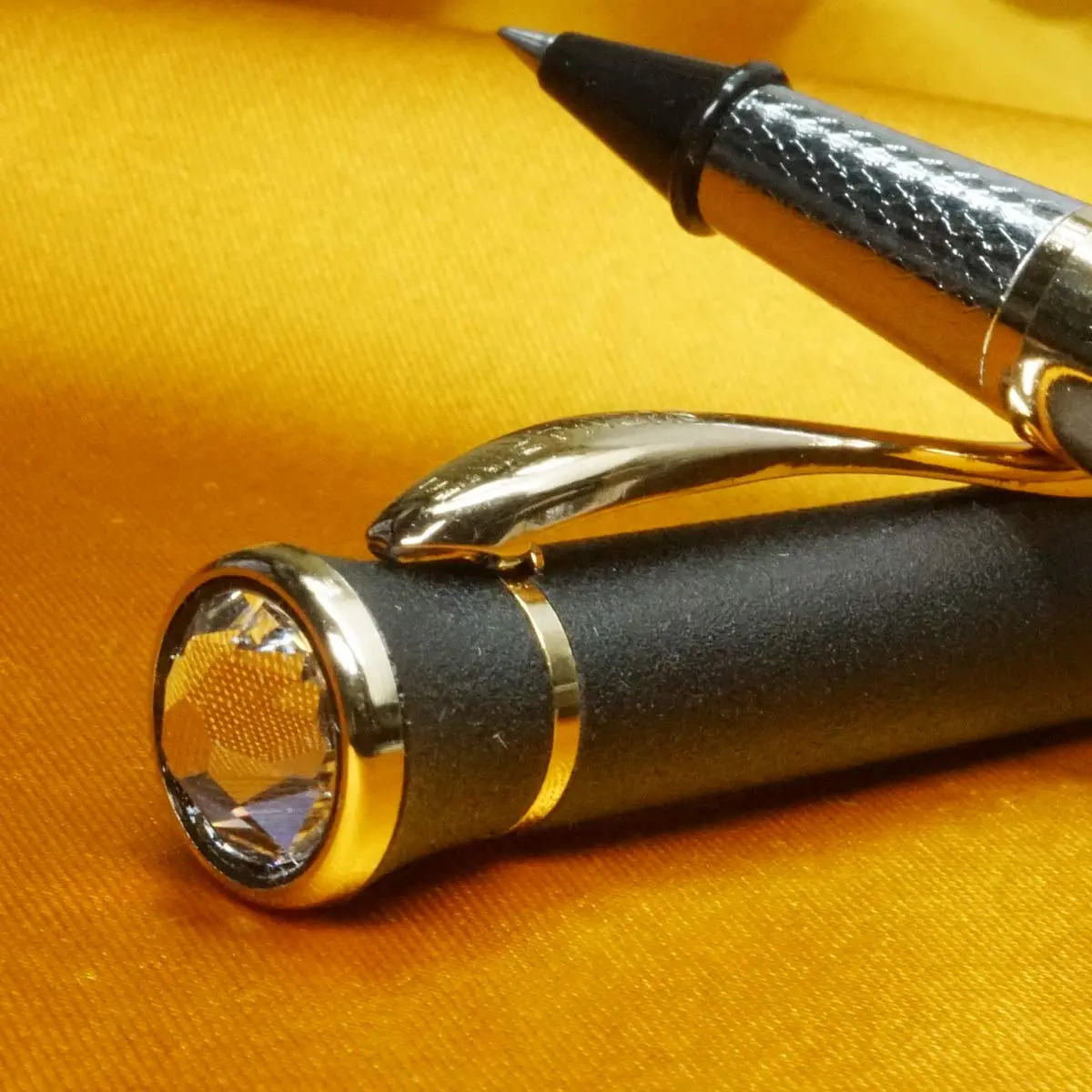 Submarine 1501 Mat Black Color Body With Medium Tip Gold Trim Big