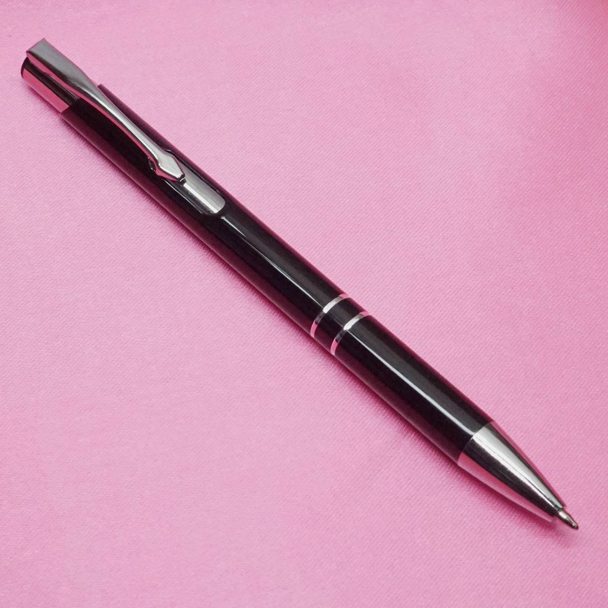 penhouse.in Glossy Black Color Body With Medium Tip Click Type Ball Pen SKU 21371