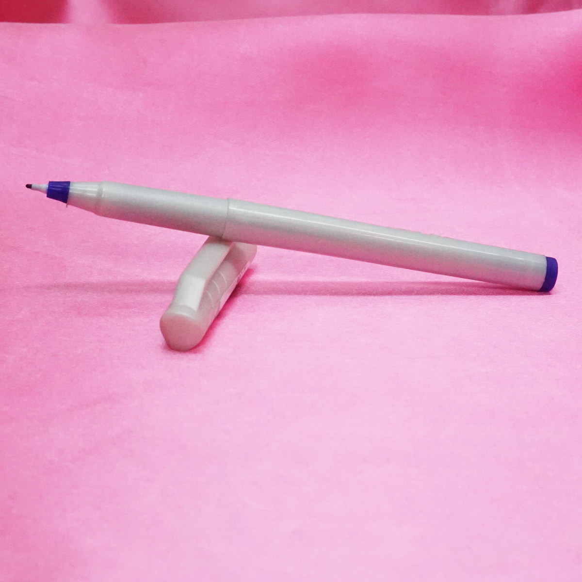 Ridleys Freestyle Finex Tip White Color Body With Blue Writing Fine Liner Pen SKU 21386