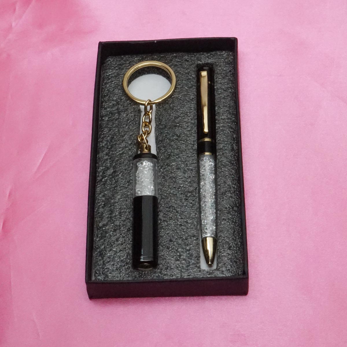 penhouse.in Rich Look Black Color With White Crystal Filled Ball Pen With  Keychain Set  SKU 21390
