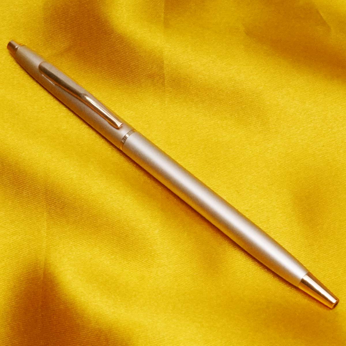 penhouse.in Slim Rose Gold Color Body With Medium Tip Twist Type Ball Pen SKU 21396