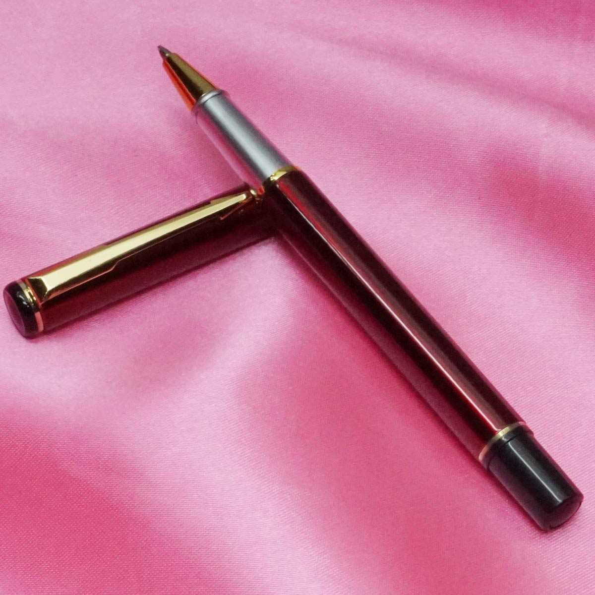 penhouse.in Glossy Finish Marrown Color Body With Gold Trim Medium Tip Roller Ball Pen SKU 21478
