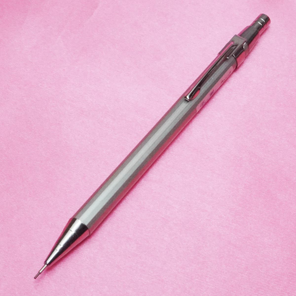 Jain  Hao Silver Color Body With Silver Trim Design 0.7mm Led Pencil SKU 21508