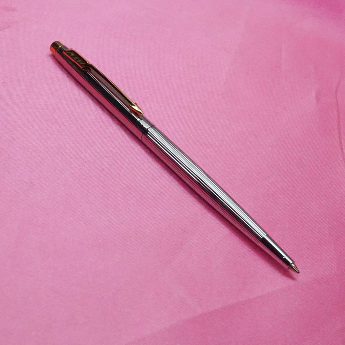 Parker Insignia Slim Shiny Chrome Body With Gold Trim Medium Tip Twist Type Ball Pen SKU 21630