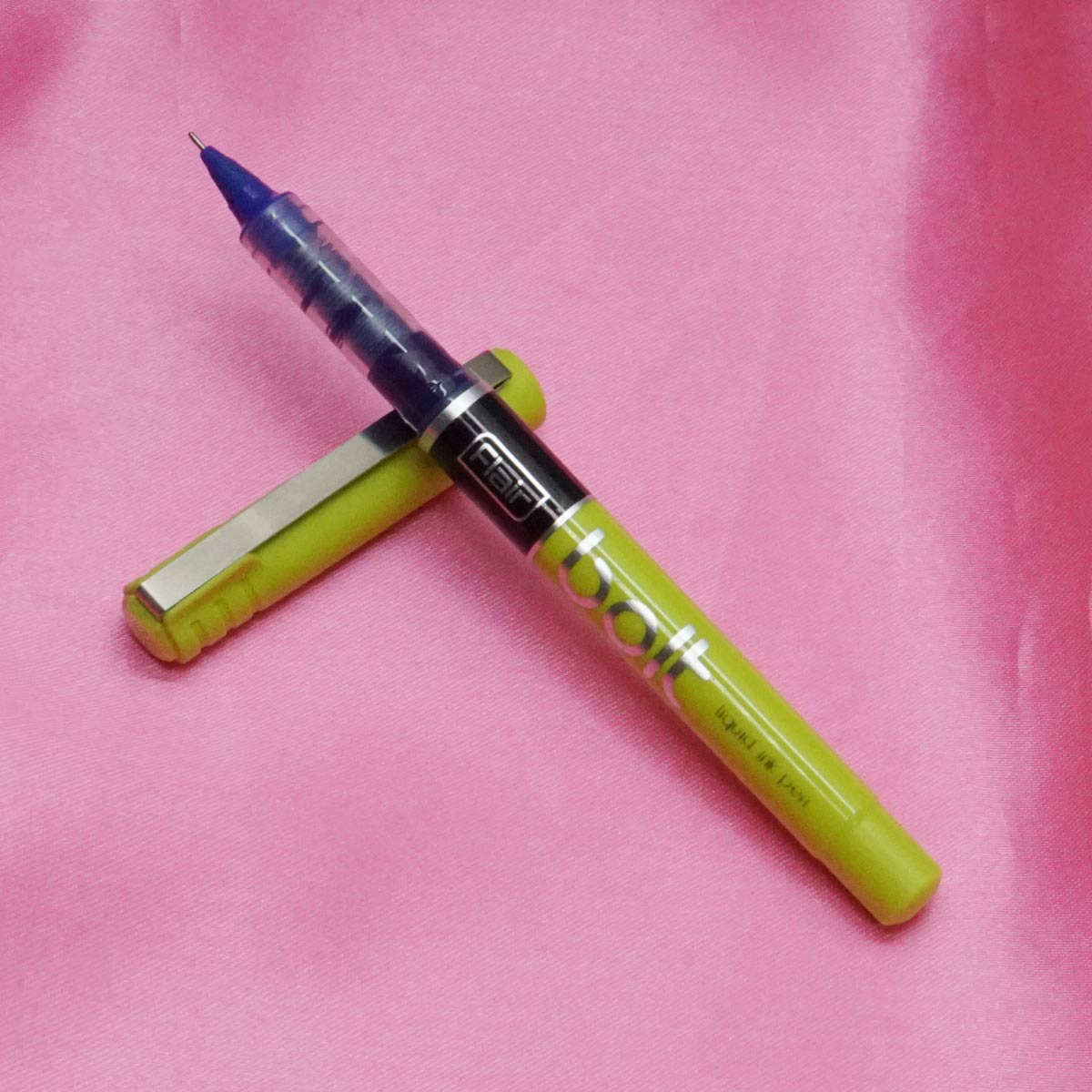 Flair Bolt Parrot Green Color Body With Silver Clip Fine Tip Cap Type Gel Pen  SKU 21757