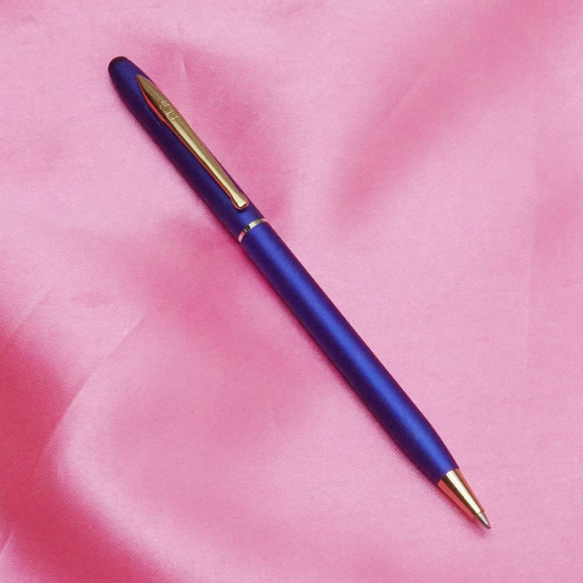 Flair Spectra Blue Color Body With Stylus Medium Tip Twist Type Ball Pen SKU 21762