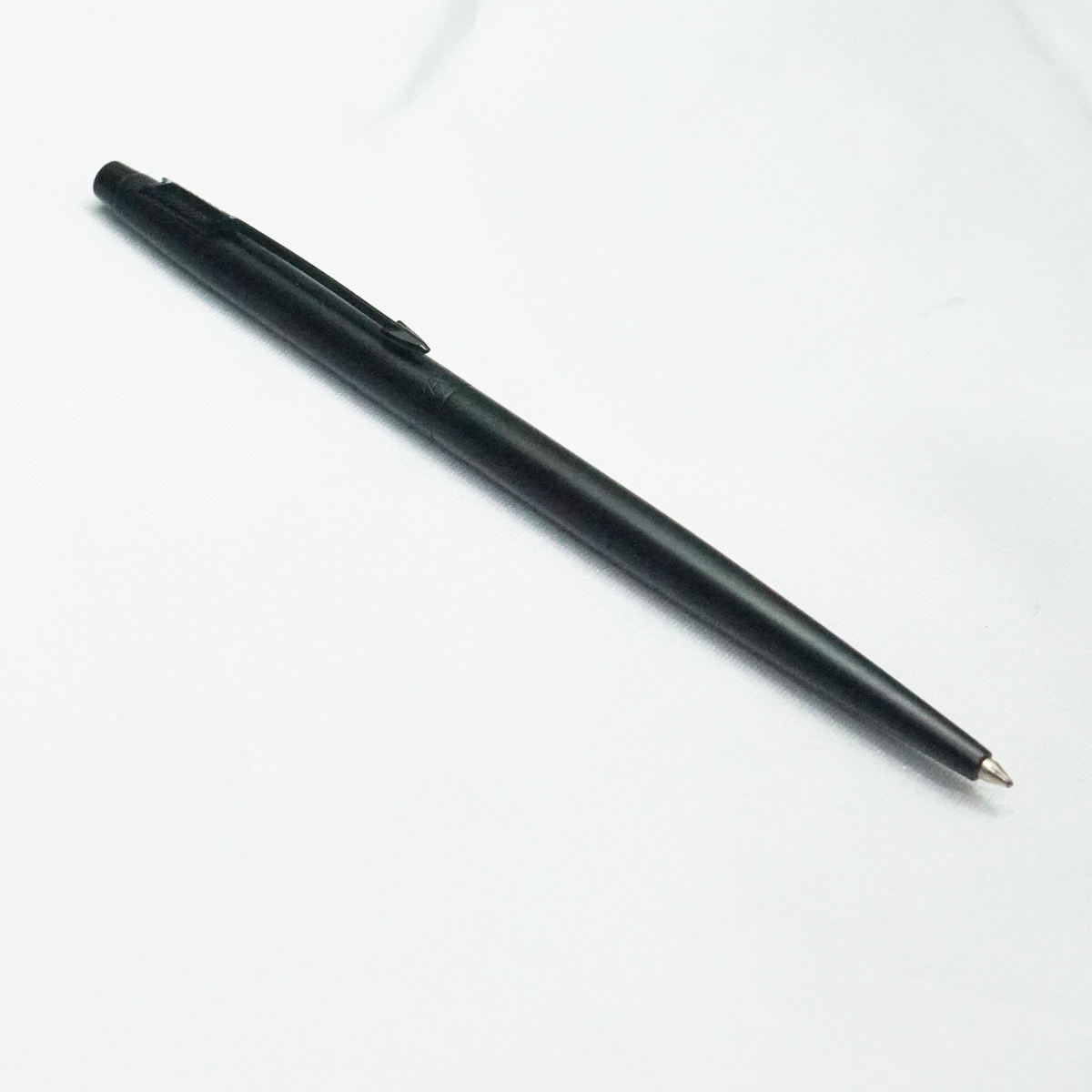 Parker Insignia Full Matte Black Color  Slim Body With Medium Tip  Twist Type Ball Pen SKU 21774