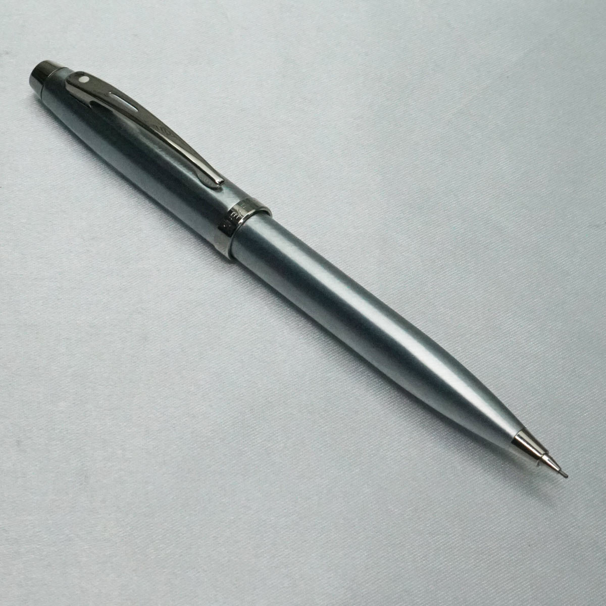 Sheaffer 100 Silver Body and Cap Mechanical Pencil 0.5mm SKU 21805