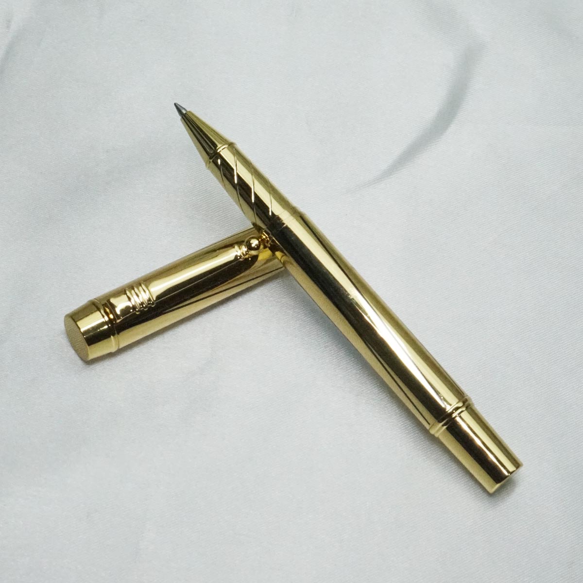 Dikawen 8037 Full Gold Color Black Lines Designed Body Roller Ball Pen SKU 21831