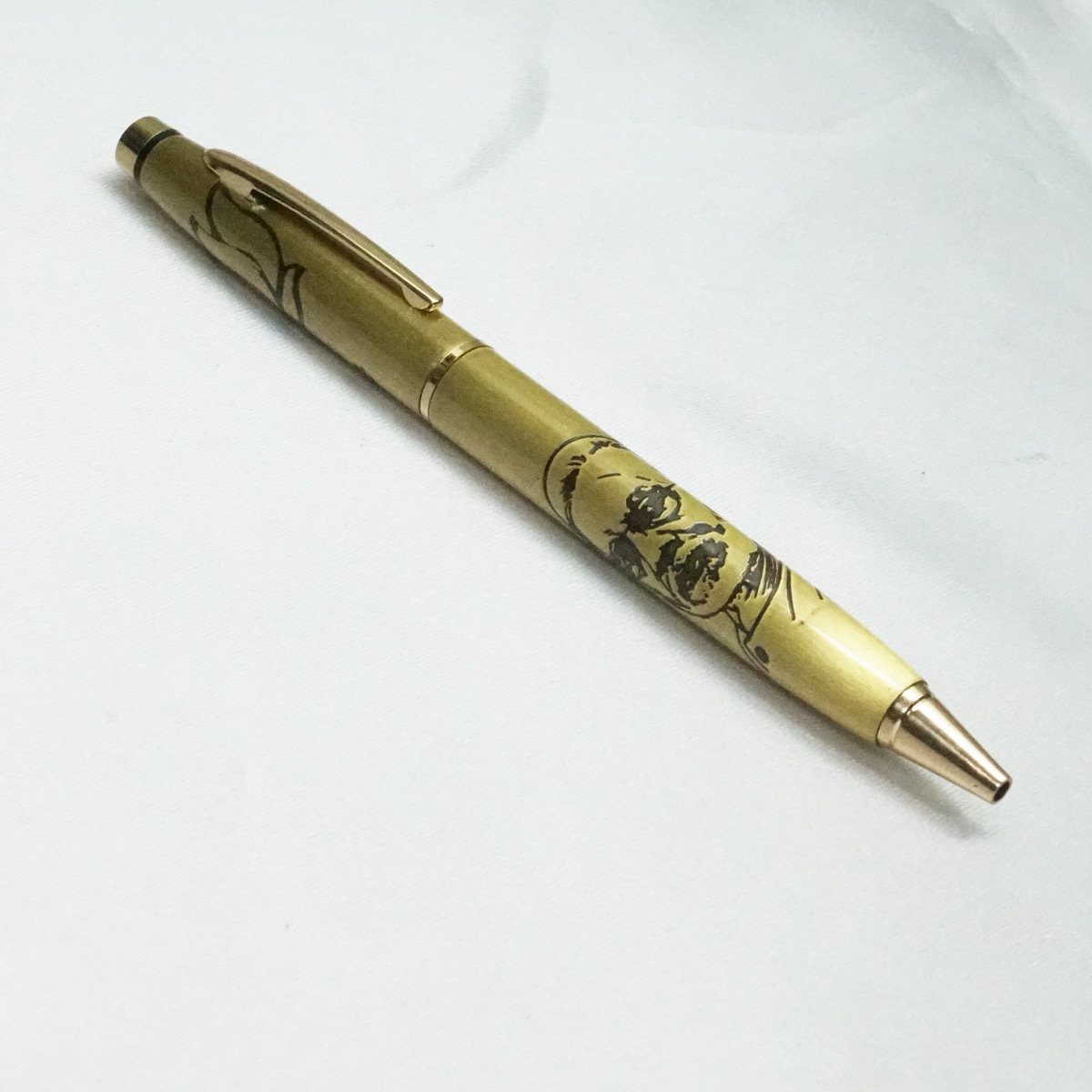 penhouse.in  Gold Body and Cap Gold Trims Modiji and Lotus Engraved Twist Ball Pen SKU 21867