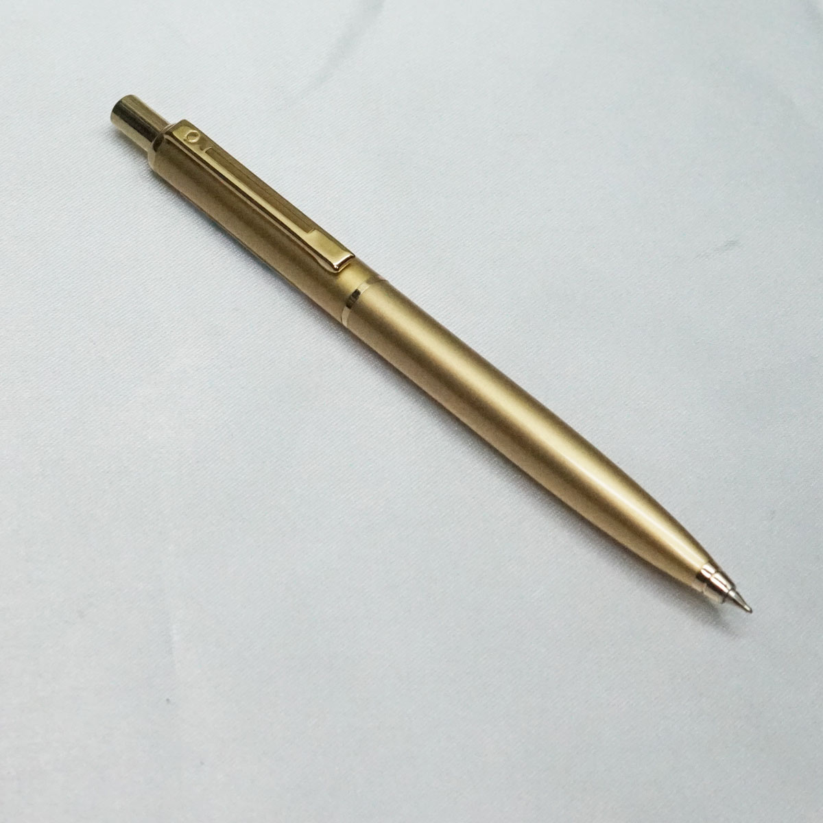 penhouse.in Matt Gold Body and Cap fine Tipped Retractable Ball Pen SKU 21881