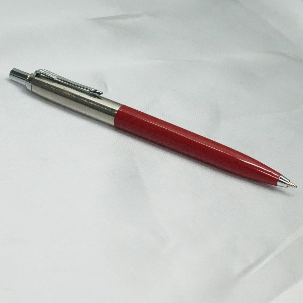 Penhouse.in Red Color Body With Silver Clip Fine Tip Retractable Ball Pen SKU 21968