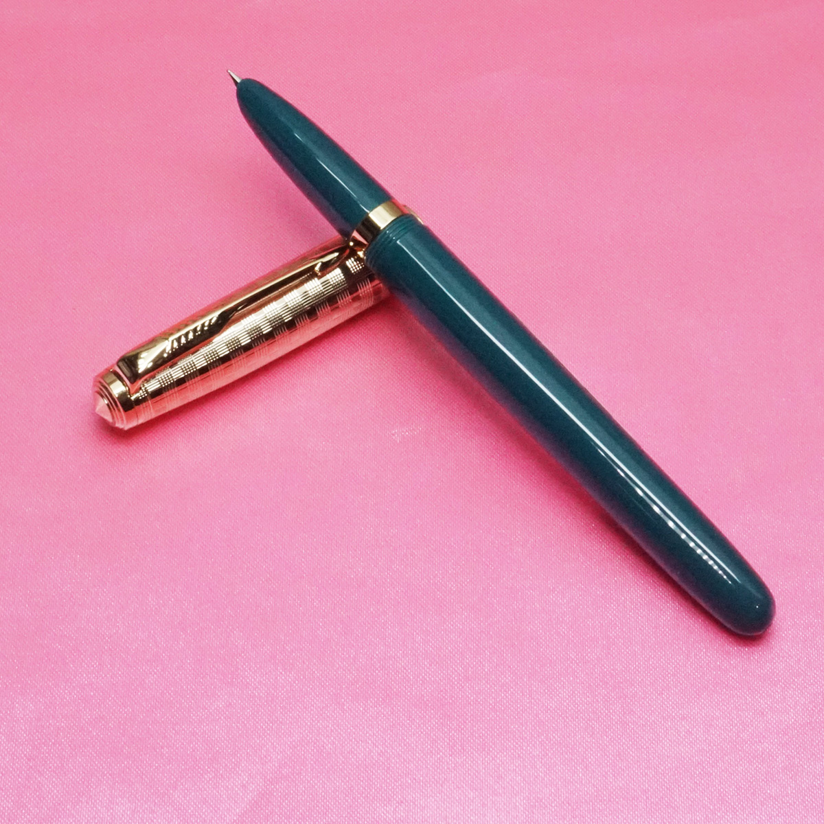Jinhao 51  Gold Cap with Stripes and Green Body No.51 SSF Nib Eye Dropper amd Convertor type fountain Pen SKU 21986