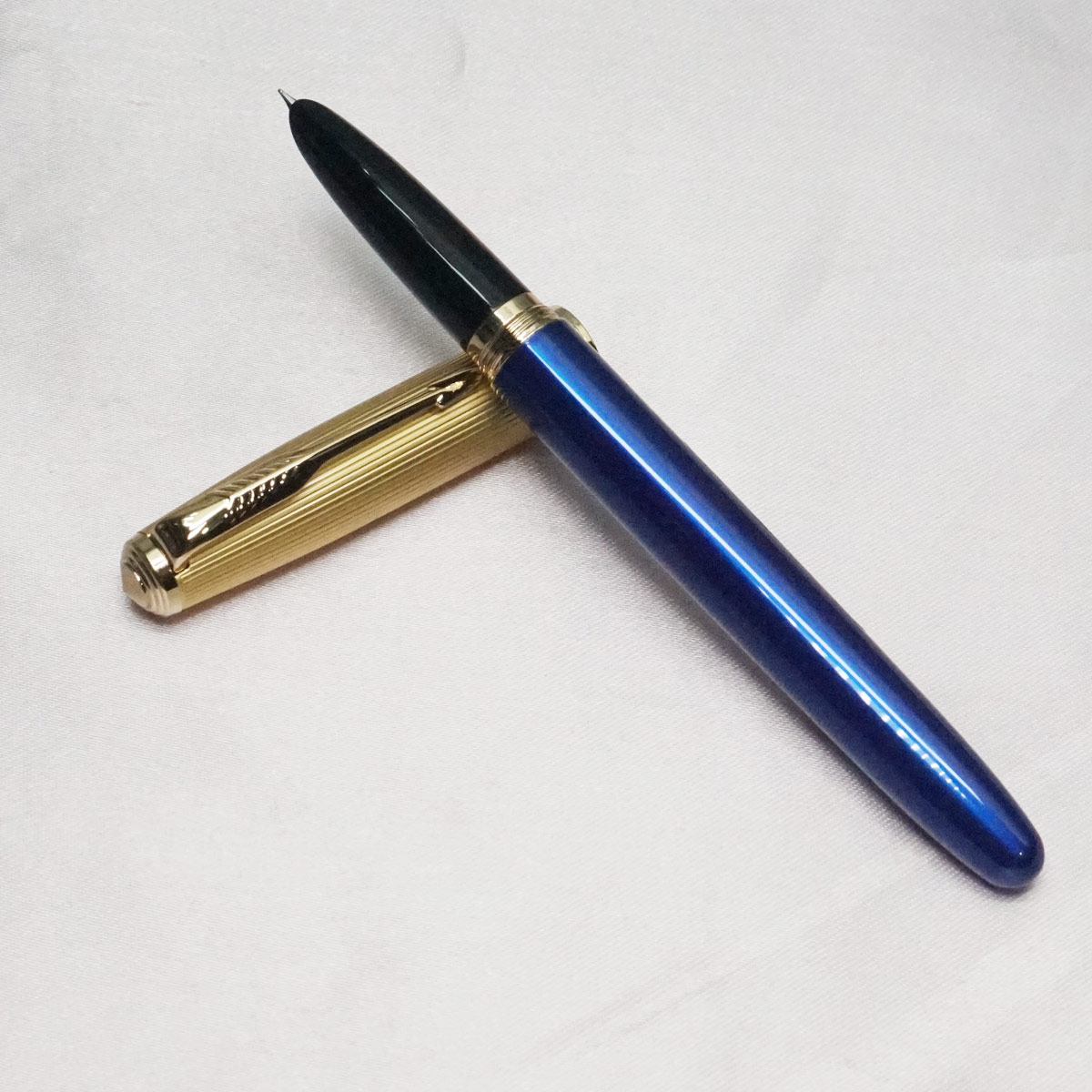 Jinhao 51  Gold Cap with Lines and Blue Color Body No.51 SSF Nib Eye Dropper amd Convertor type fountain Pen SKU 21991