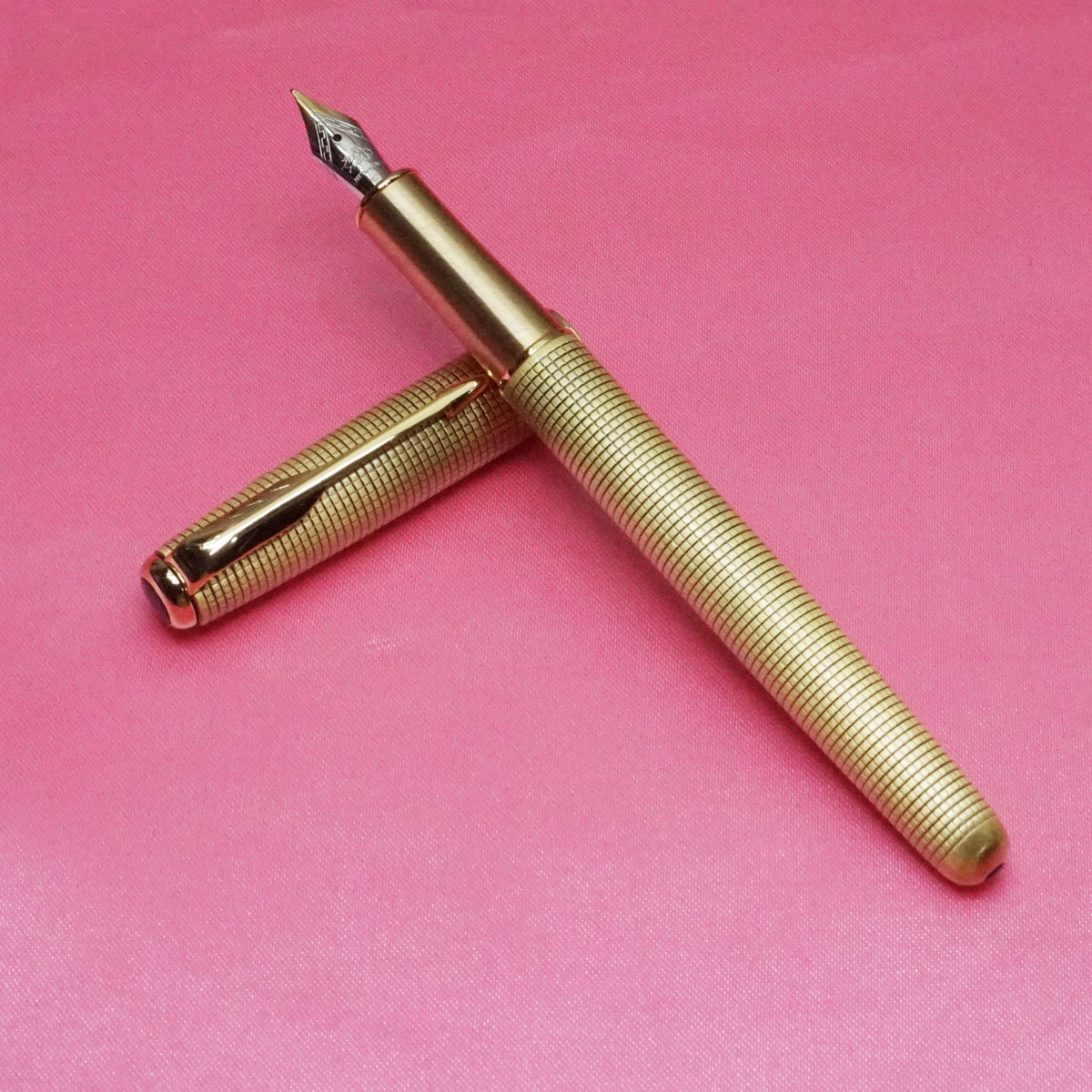 Jinhao 51 Gold Body and Cap Sonnet Type Convertor Type Fountain pen SKU 21994