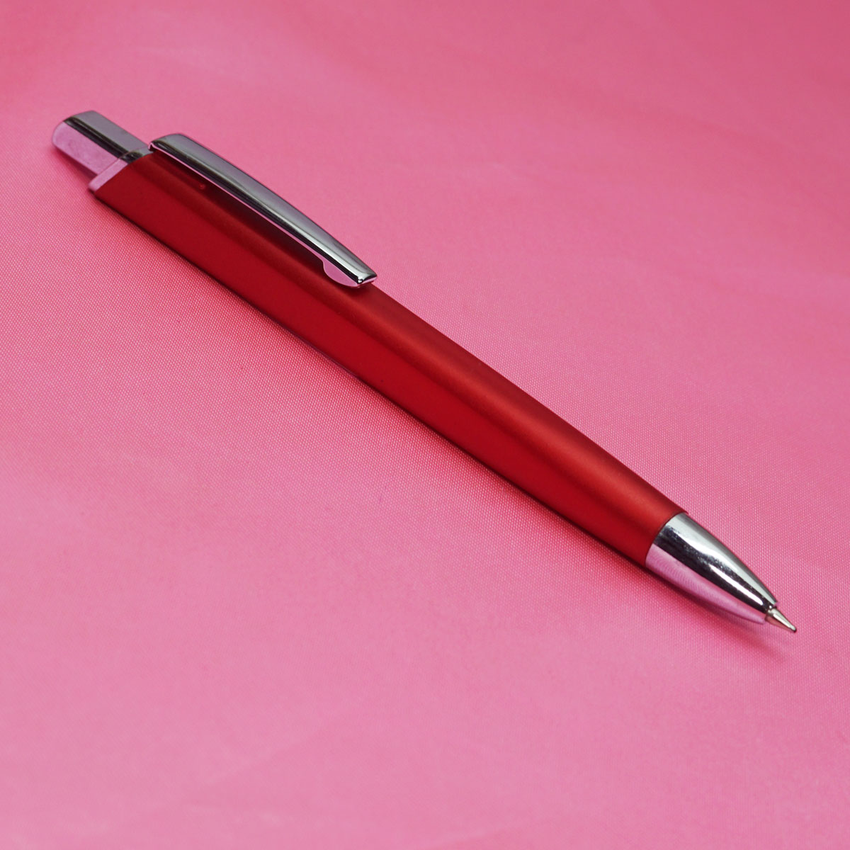 penhouse.in Red Color Mat Finish Body With Silver Clip Fine Tip Retractable Ball Pen SKU 22073