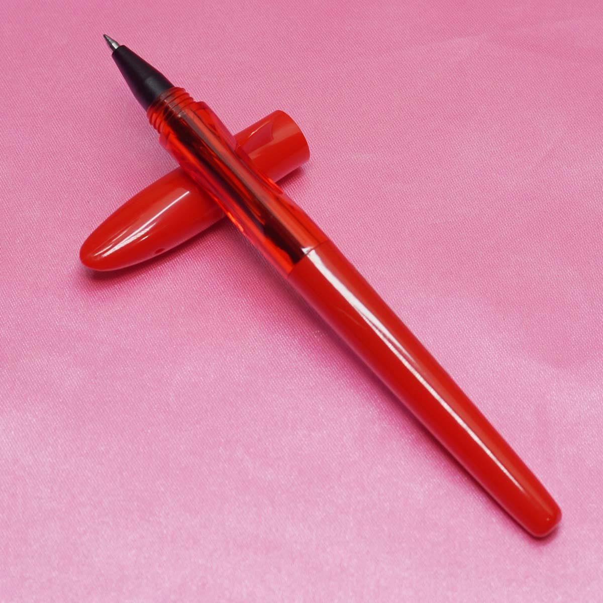 Jinhao Shark Shape Red Color Body With Cap Medium Tip Gel Pen SKU 22078