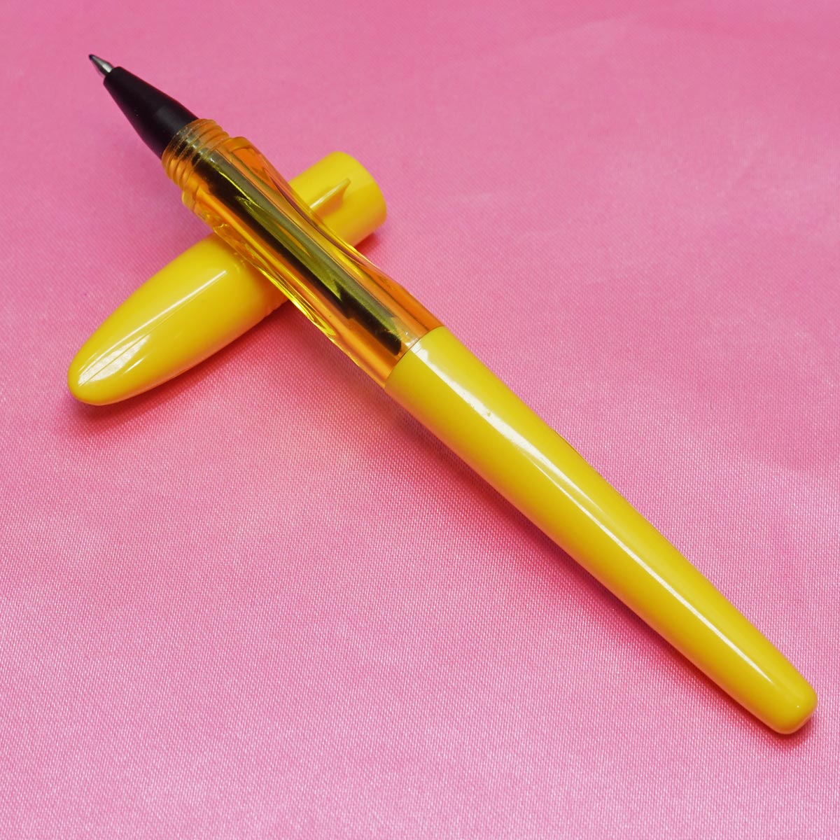 Jinhao Shark Shape Yellow Color Body With Cap Medium Tip Gel Pen SKU 22080