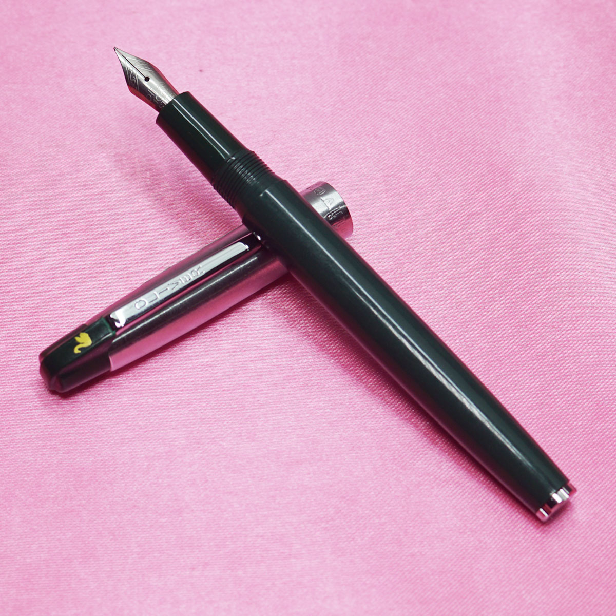 Oliver 36 HS Green Color Body With Silver Cap Fine Nib Eyedropper Type