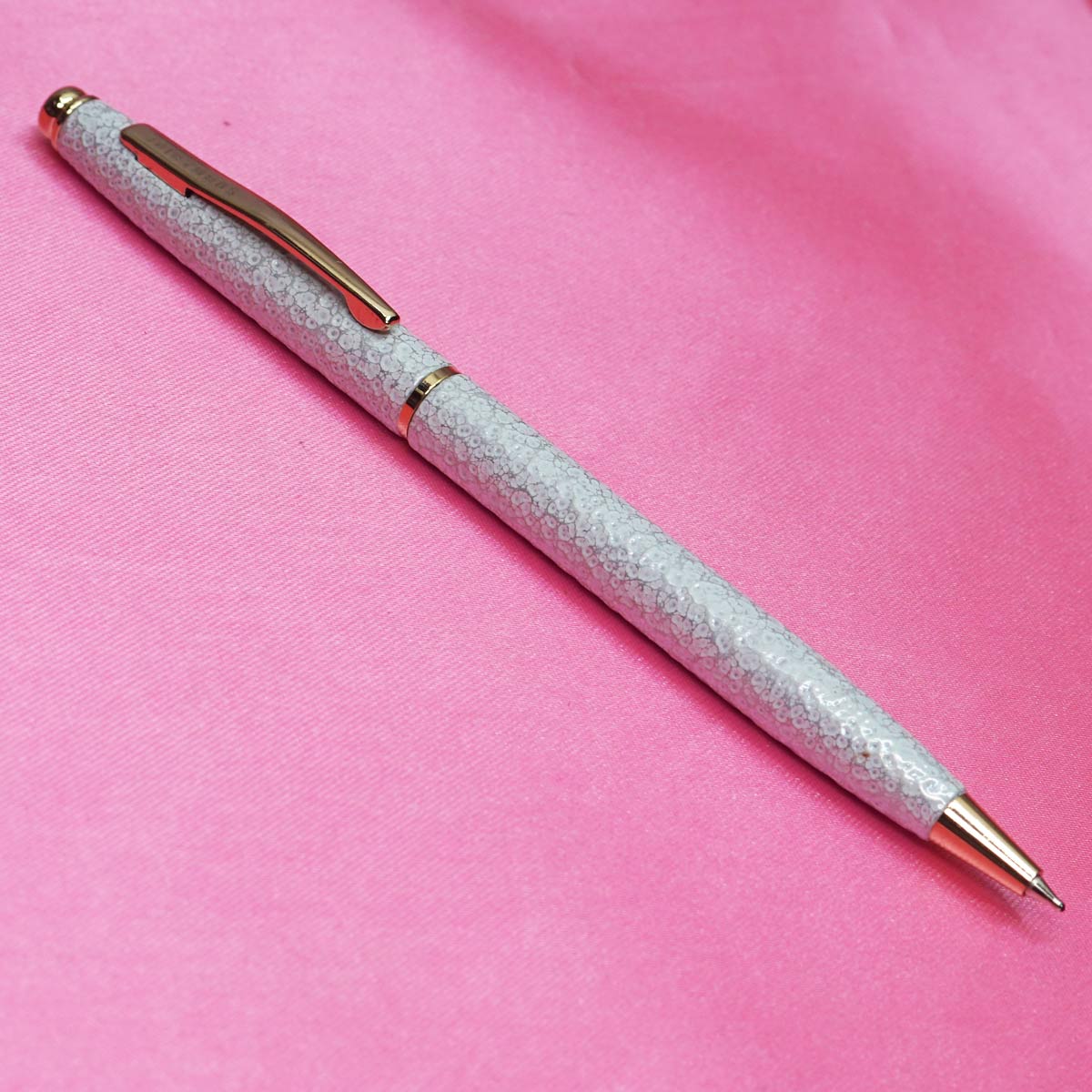 Submarine 1003 White Color Patter Design Body With Gold Clip Fine Tip Top On Stone Twist Type Ball Pen SKU 22275