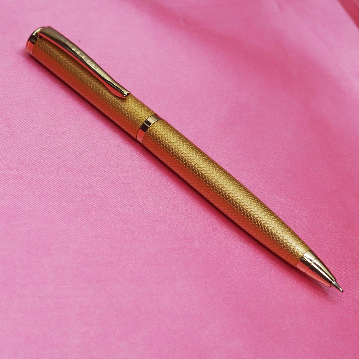 Submarine 888 Golden Color Body With Golden Clip Fine Tip Gold Trims Twist Type Ball pen SKU 22276
