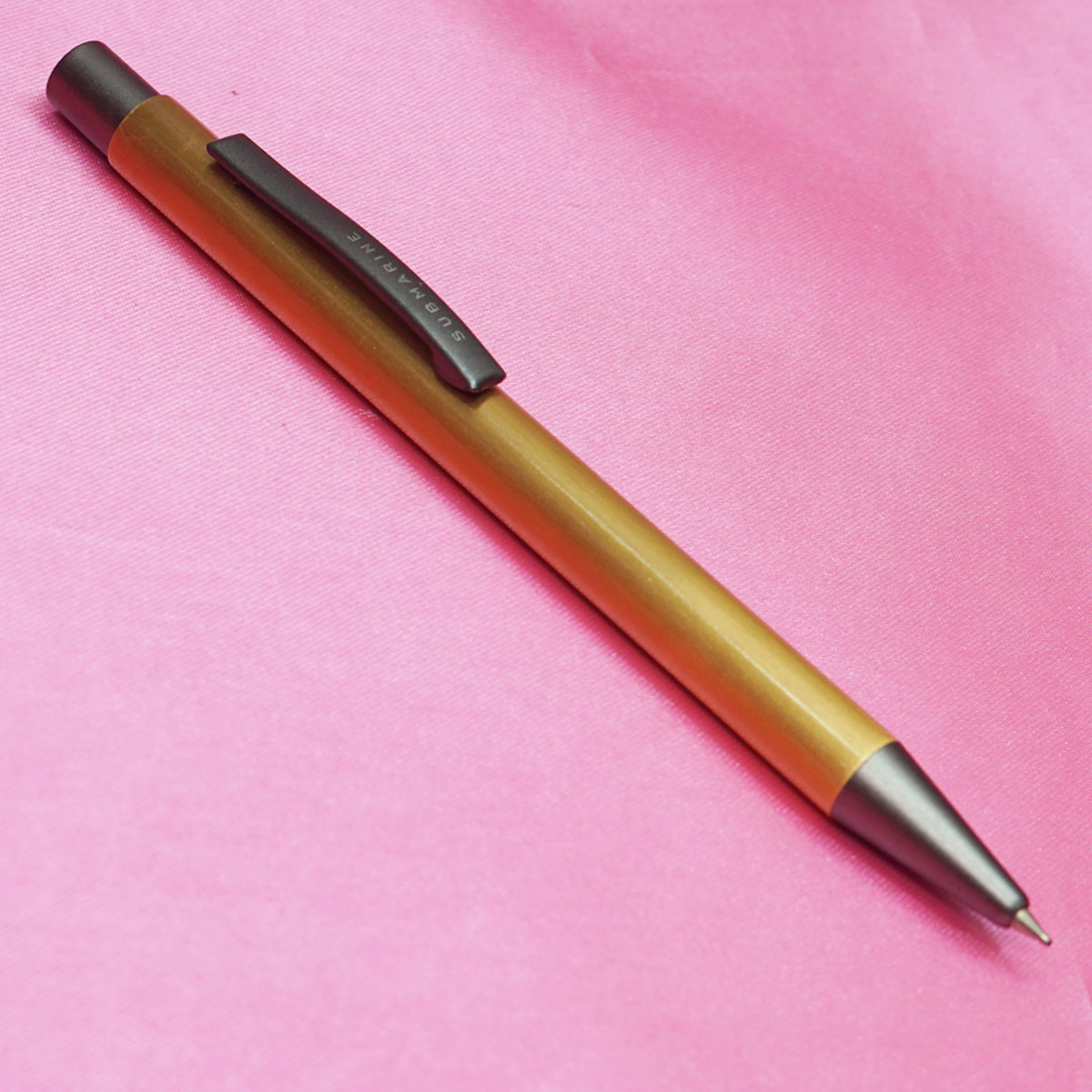 Submarine 964 Golden Color Body With Grey Color Clip Fin Tip Retractable Ball Pen SKU 22283