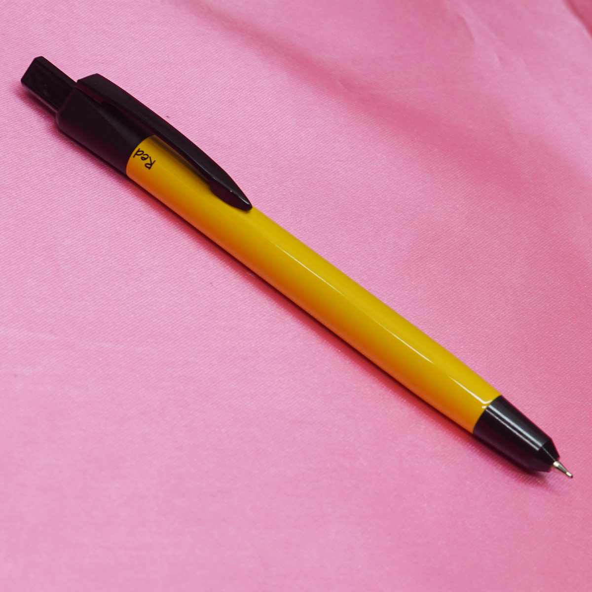 penhouse.in 3 in 1 Yellow Color Body With Black Clip Fine Tip Retractable Ball Pen SKU 22286